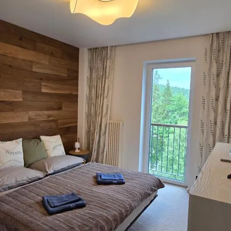 So Saunou, Primo Stary Smokovec *