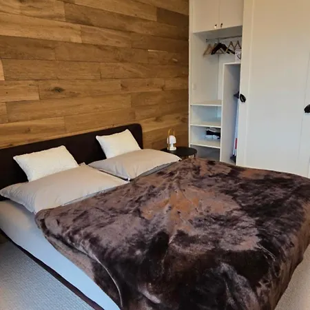 So Saunou, Primo Stary Smokovec *