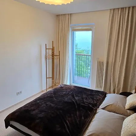 So Saunou, Primo Stary Smokovec