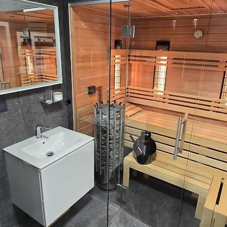 So Saunou, Primo Stary Smokovec *