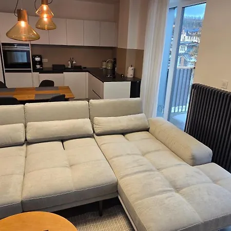 So Saunou, Primo Stary Smokovec *