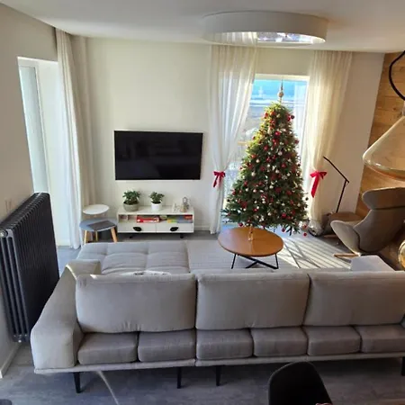 So Saunou, Primo Stary Smokovec